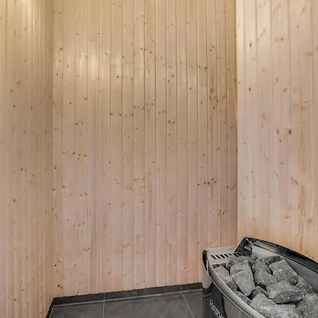 In Romo With Kitchen * Romo Kirkeby