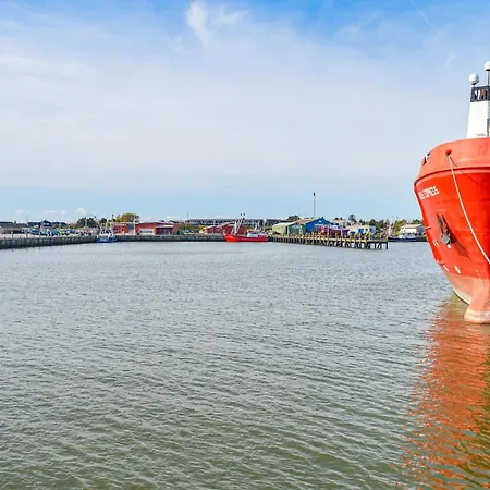 In With Kitchen Romo