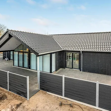 In Romo With Kitchen *